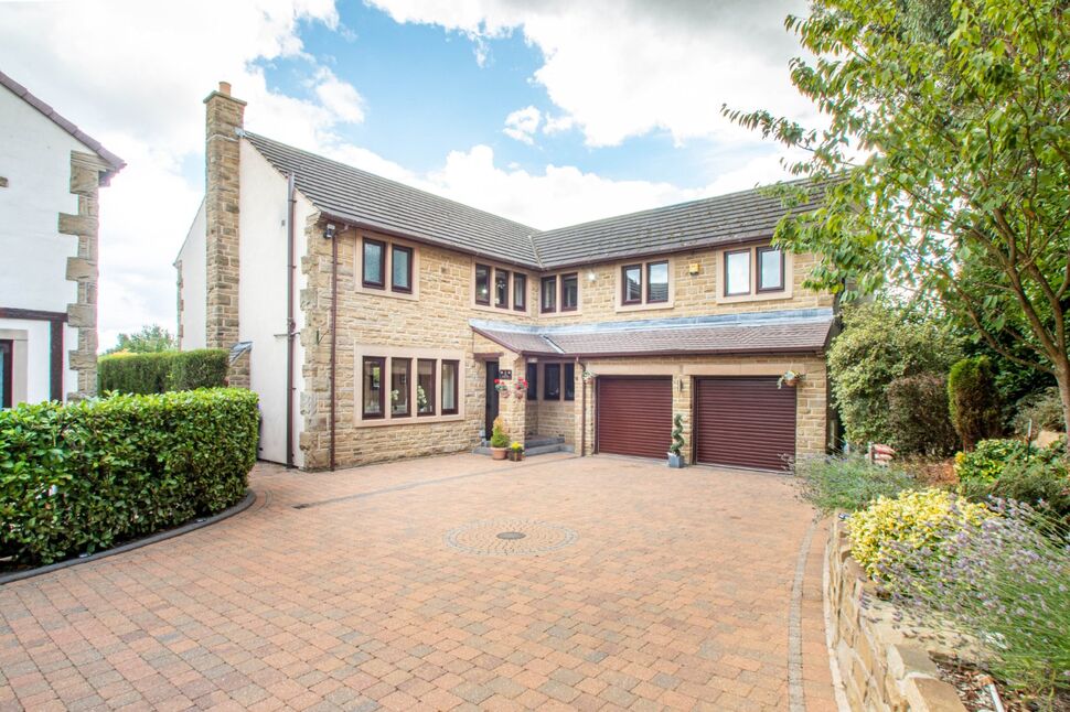 Main image of 5 bedroom Detached House for sale, Lindsay Acre, Tingley, West Yorkshire, WF3