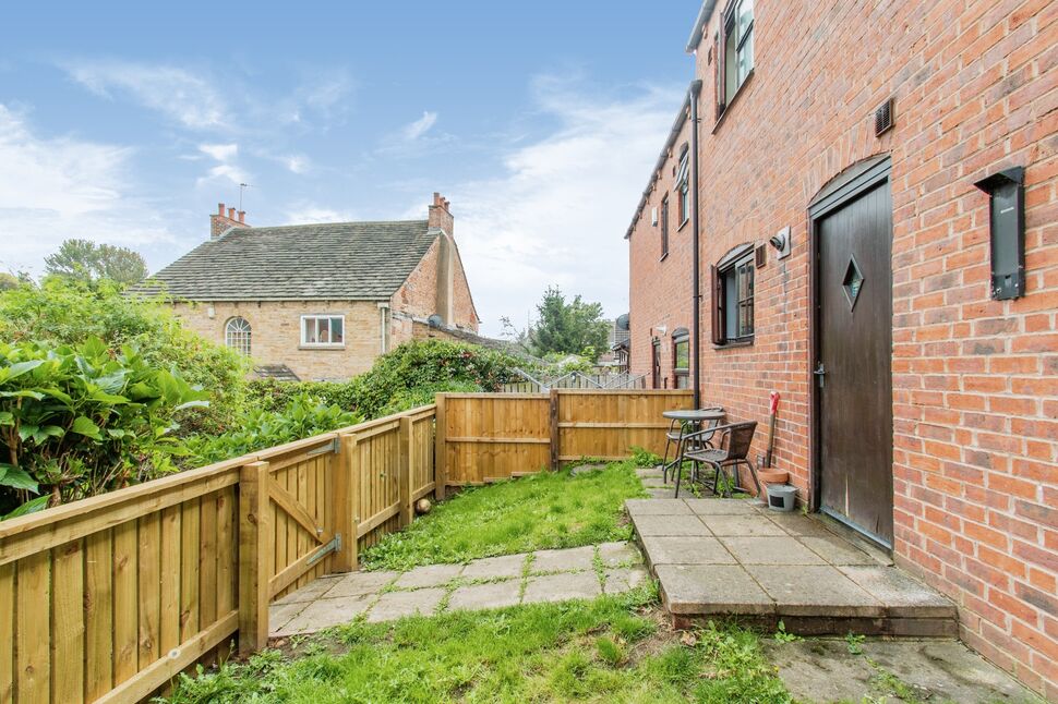 3 bedroom Mid Terrace House for sale, Renaissance Court, Churwell, LS27