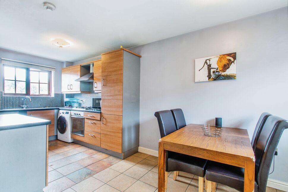 3 bedroom Mid Terrace House for sale, Renaissance Court, Churwell, LS27