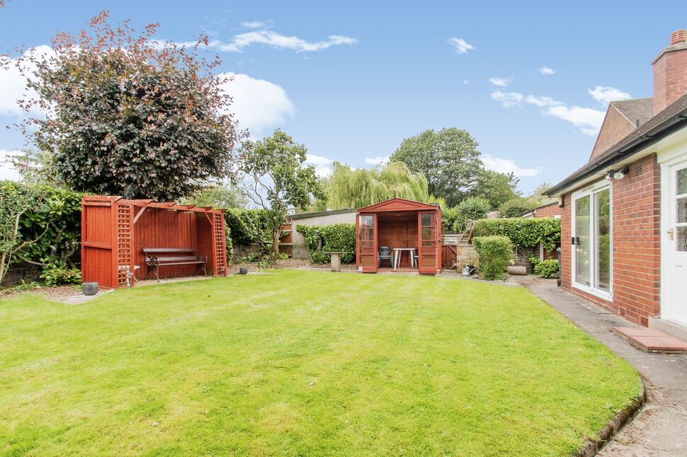 2 bedroom Detached Bungalow for sale, Dewsbury Road, Dewsbury, WF12 £