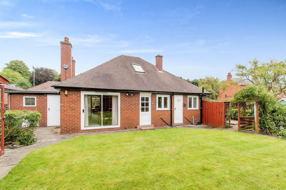 2 bedroom Detached Bungalow for sale, Dewsbury Road, Dewsbury, WF12 £