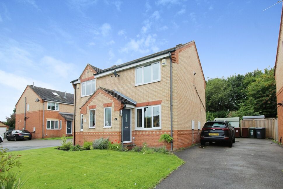 2 bedroom Semi Detached House for sale, Merlin Close, Morley, LS27 £185,000