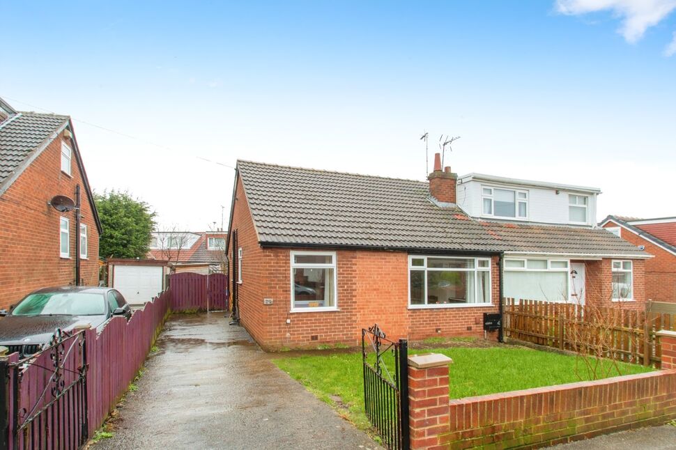 Main image of 2 bedroom Semi Detached Bungalow for sale, Scott Green Crescent, Gildersome, Leeds, LS27