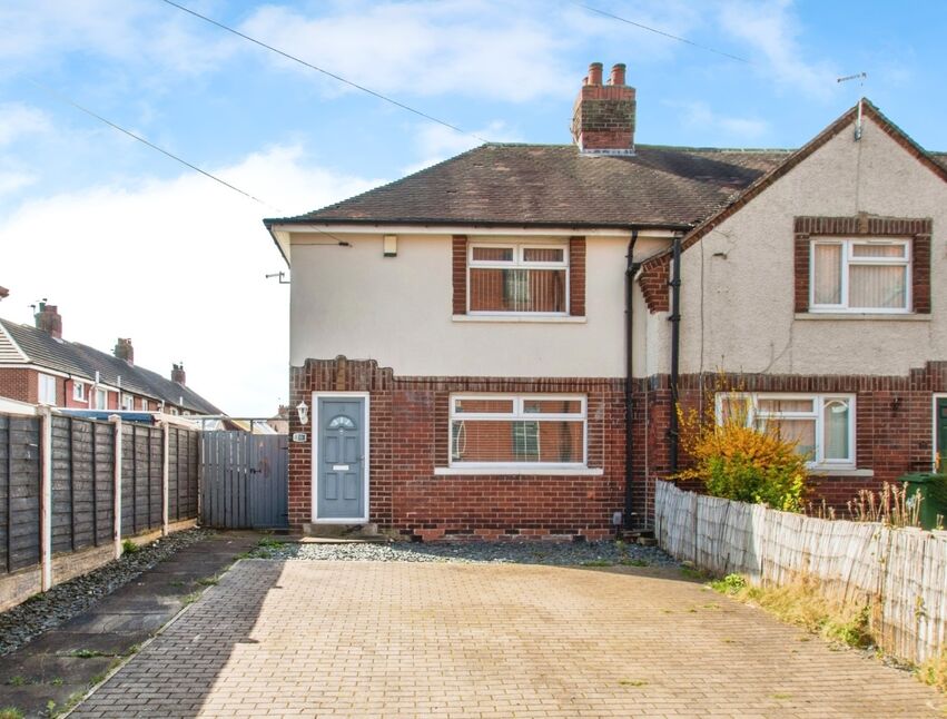 2 bedroom End Terrace House for sale, Baker Street, Morley, LS27 £189,950