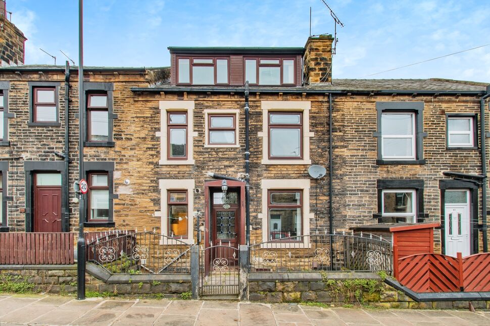 3 bedroom Mid Terrace House for sale, Zoar Street, Morley, LS27 £170,000