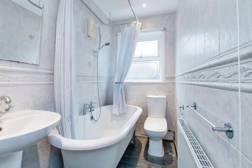 3 bedroom Mid Terrace House for sale, Zoar Street, Morley, LS27 £170,000