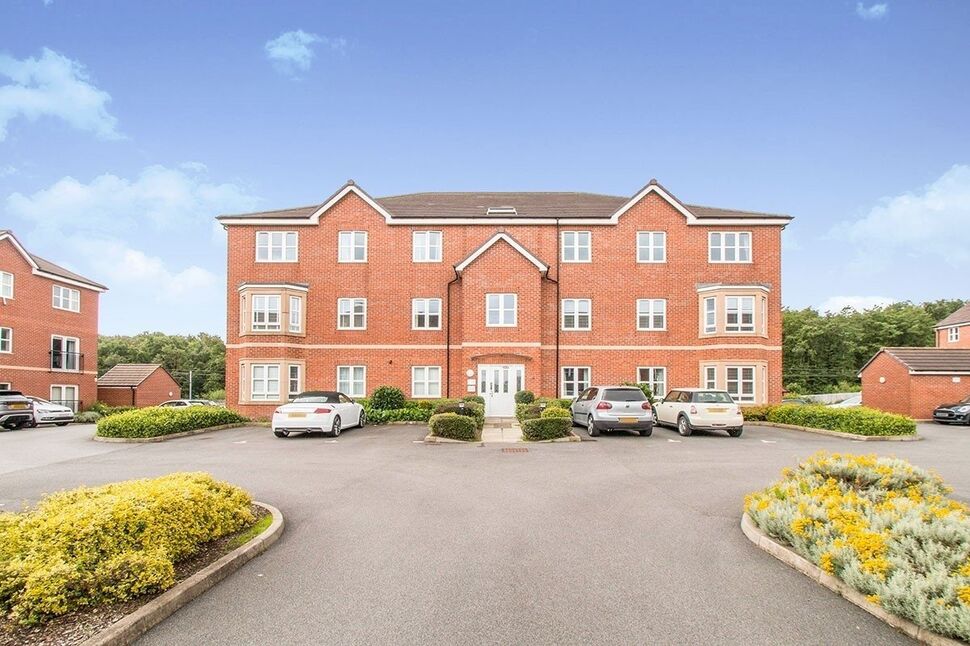 3 bedroom Semi Detached House to rent, Vicarage Avenue, Gildersome