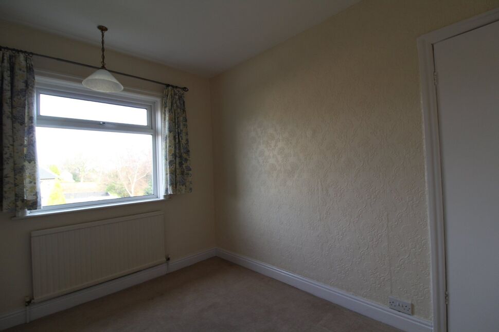 2 bedroom Semi Detached House to rent, Finkle Lane, Gildersome, LS27