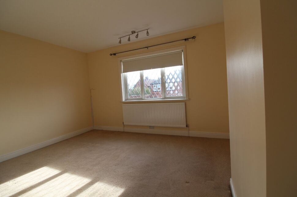 2 bedroom Semi Detached House to rent, Finkle Lane, Gildersome, LS27