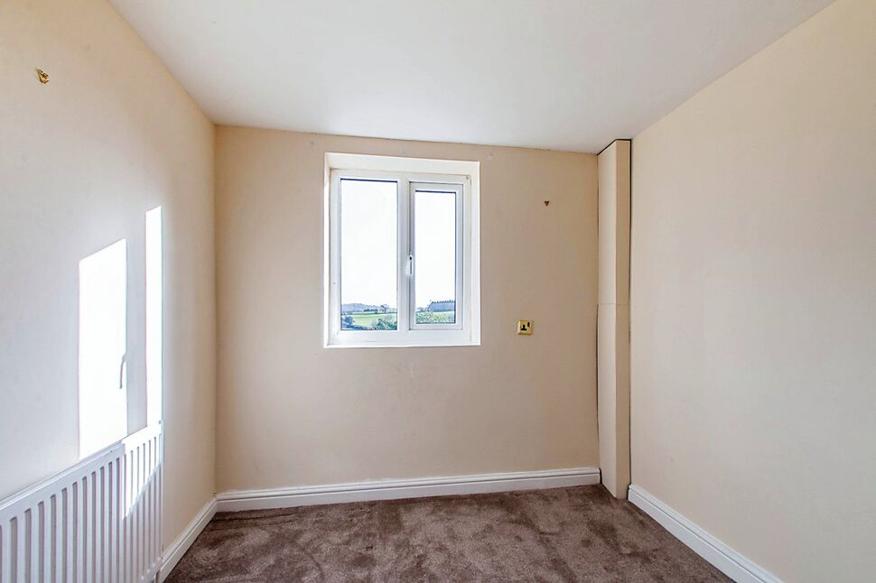 2 bedroom Mid Terrace House for sale, Back Green, Churwell, LS27 £184,950