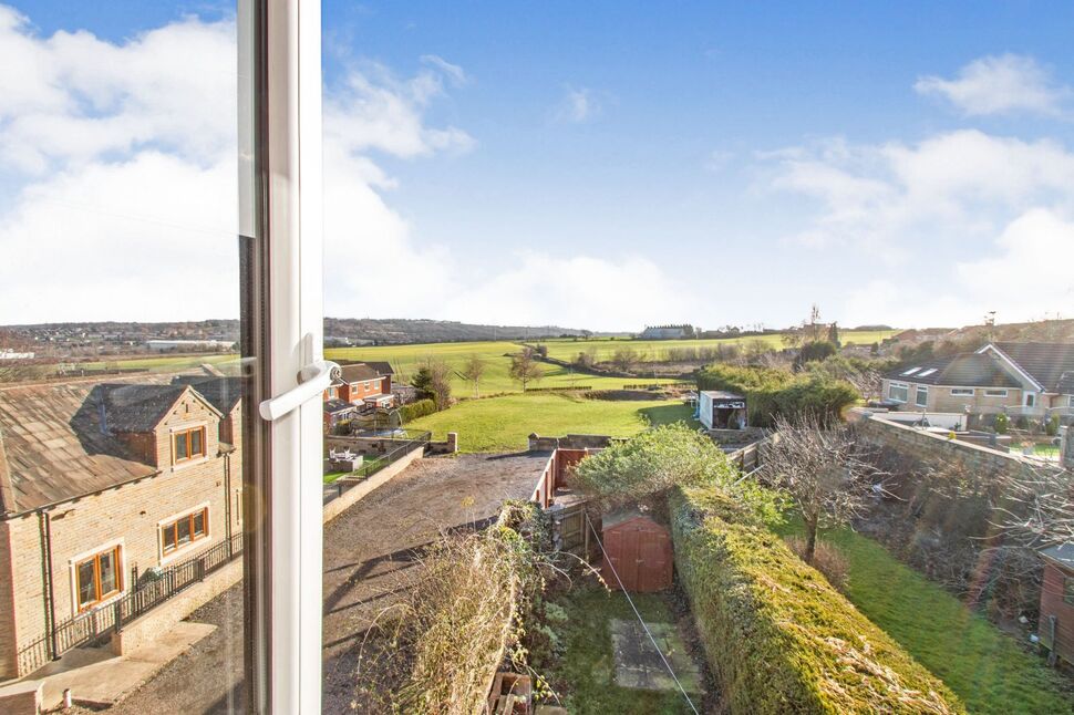 2 bedroom Mid Terrace House for sale, Back Green, Churwell, LS27 £184,950