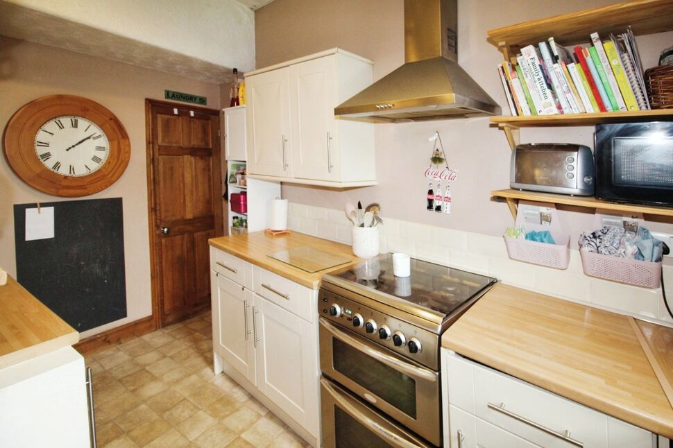 3 bedroom End Terrace House for sale, Fountain Street, Morley, LS27 £