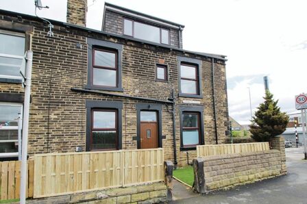 Springfield Road, 3 bedroom End Terrace House to rent, £1,100 pcm