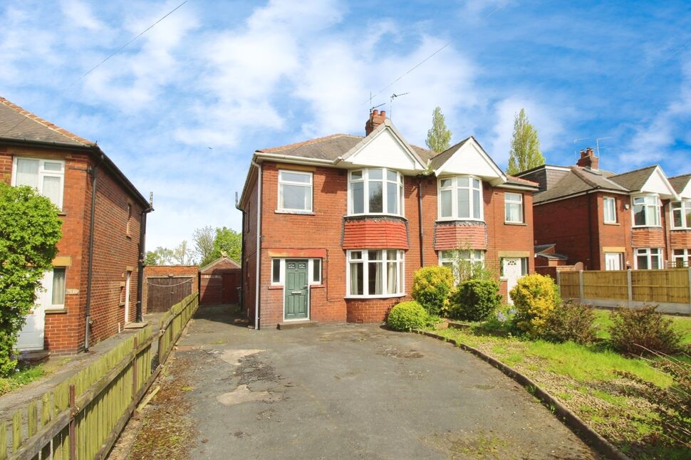 3 bedroom Semi Detached House for sale, Street Lane, Gildersome, LS27 £250,000