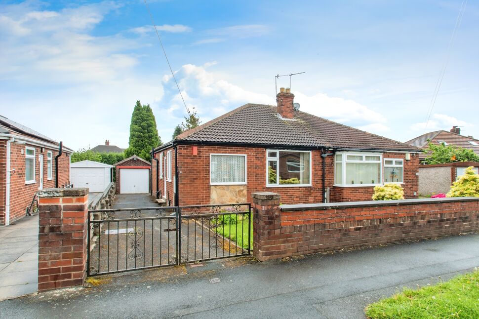 Main image of 2 bedroom Semi Detached Bungalow for sale, Moor Flatts Road, Leeds, West Yorkshire, LS10