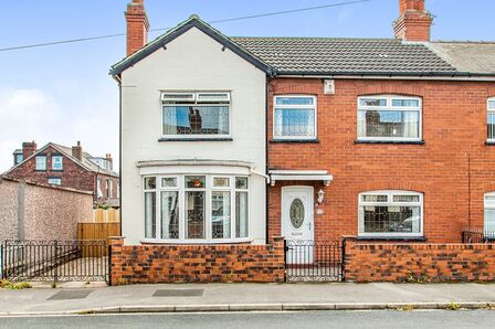 Ings Road, 3 bedroom Semi Detached House to rent, £1,250 pcm