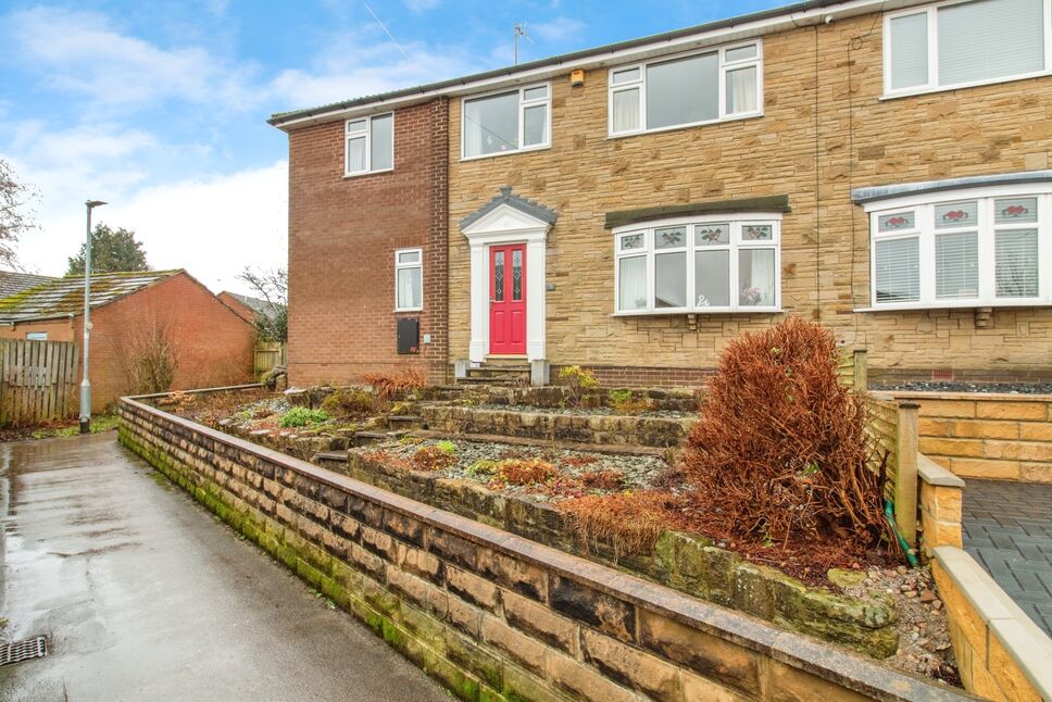 Main image of 4 bedroom Semi Detached House for sale, Springbank Avenue, Gildersome, Leeds, LS27