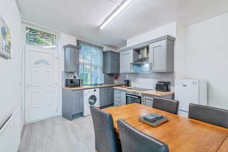 4 bedroom End Terrace House for sale