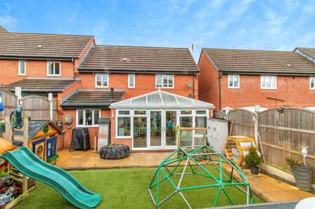 Buttercup Lane, 3 bedroom End Terrace House for sale, £260,000