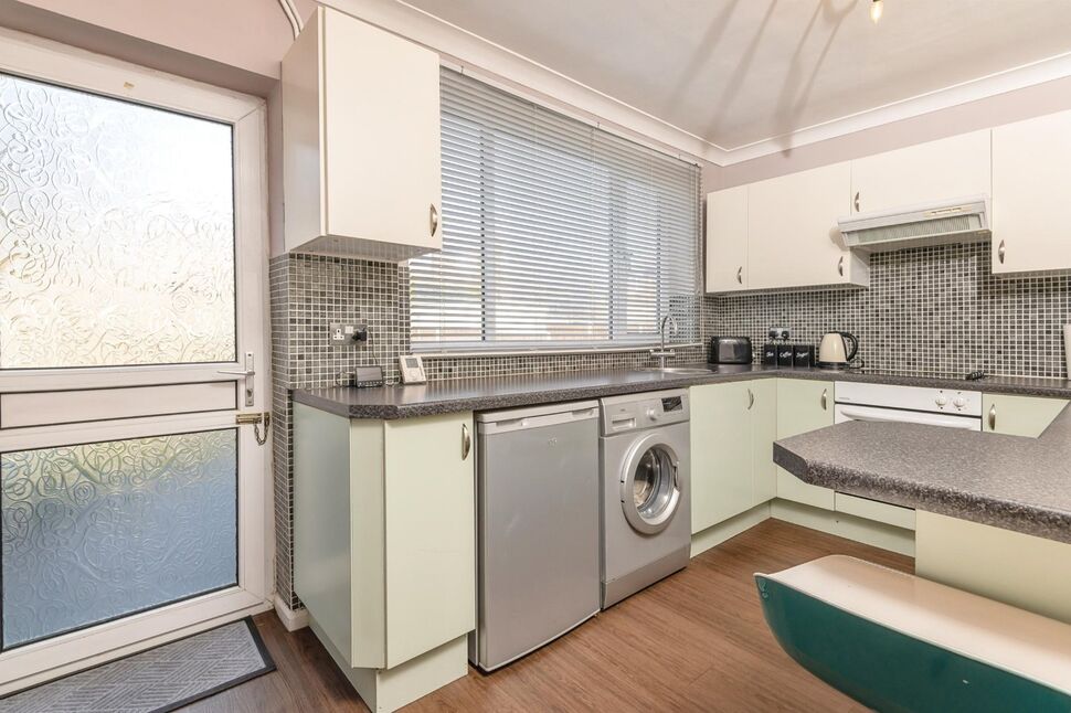 Kitchen / Dining Area