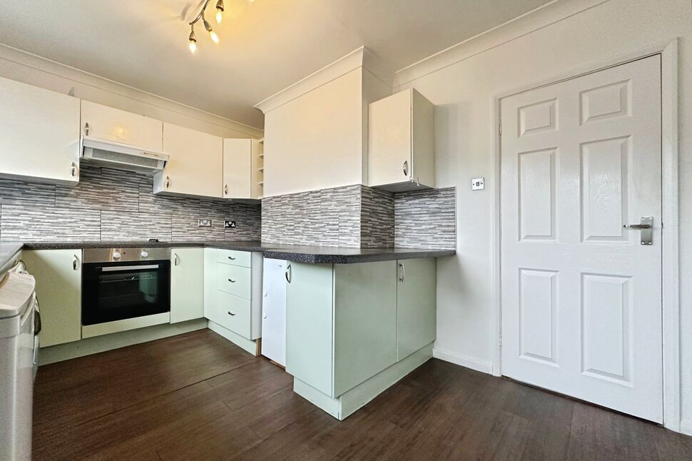 Kitchen / Dining Area