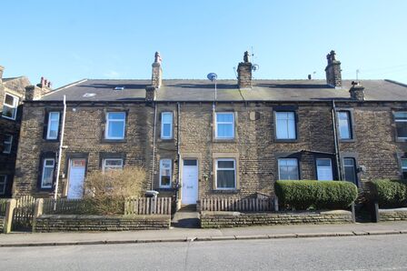 1 bedroom Mid Terrace House for sale