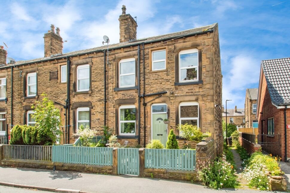 Main image of 2 bedroom End Terrace House to rent, East Park Street, Morley, West Yorkshire, LS27