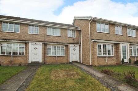Stone Brig Lane, 3 bedroom Mid Terrace House to rent, £1,200 pcm