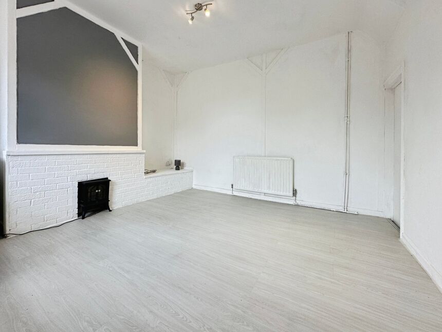 Kitchen / Living Area