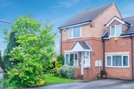 Merlin Close, 3 bedroom Semi Detached House to rent, £1,350 pcm