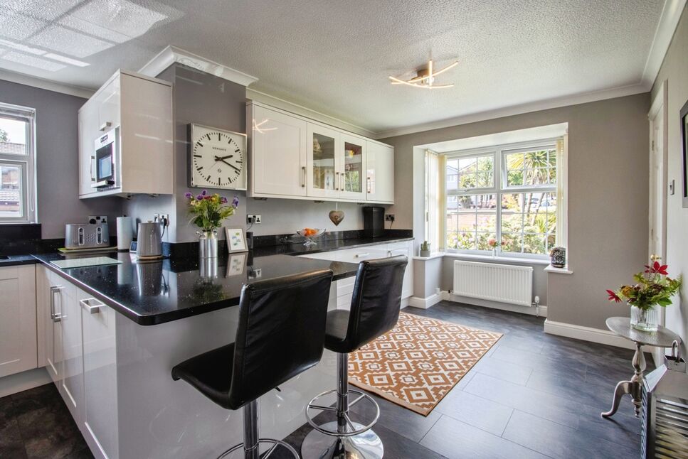 Kitchen / Breakfast Room