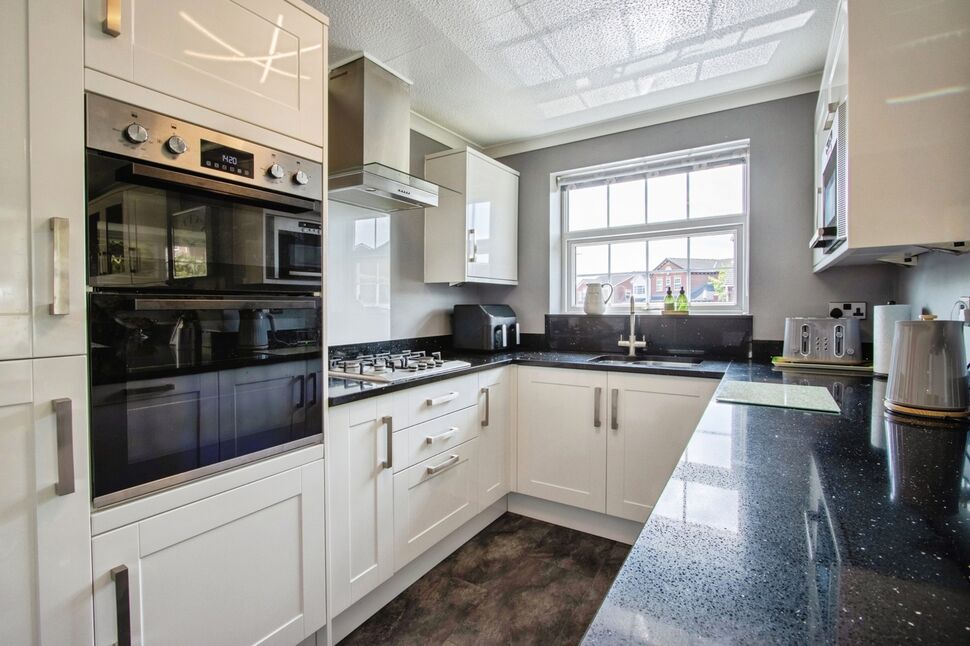Kitchen / Breakfast Room