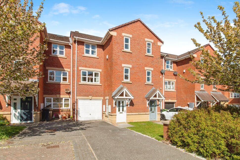 Main image of 4 bedroom Mid Terrace House for sale, Meadowbrook Court, Morley, West Yorkshire, LS27