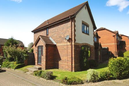 Pembroke Close, 3 bedroom Semi Detached House to rent, £1,150 pcm