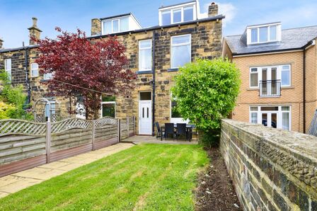 4 bedroom End Terrace House for sale