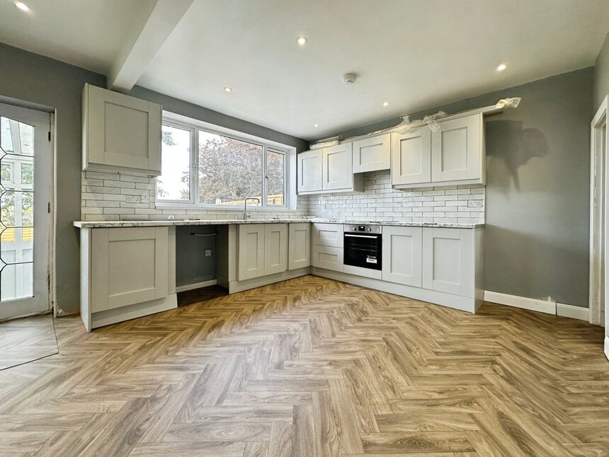Kitchen / Dining Area