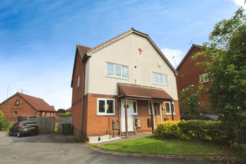 Main image of 2 bedroom Semi Detached House for sale, Ibbetson Road, Churwell, Morley, Leeds, LS27