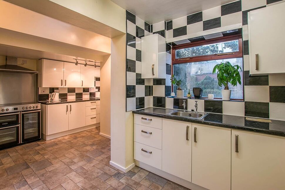 Kitchen Area1