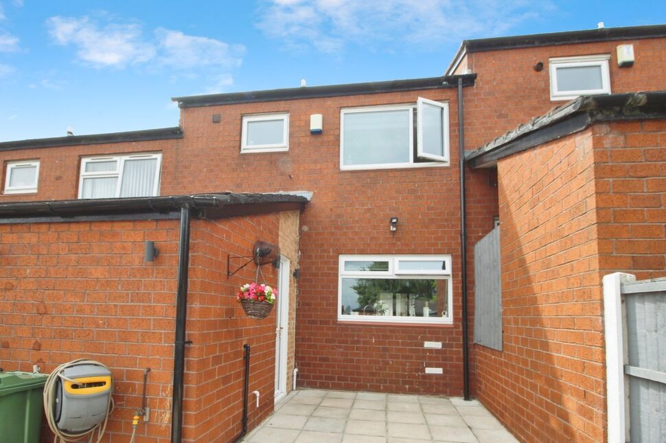 Main image of 3 bedroom Mid Terrace House to rent, Malvern Grove, Leeds, West Yorkshire, LS11