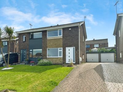2 bedroom Semi Detached House to rent