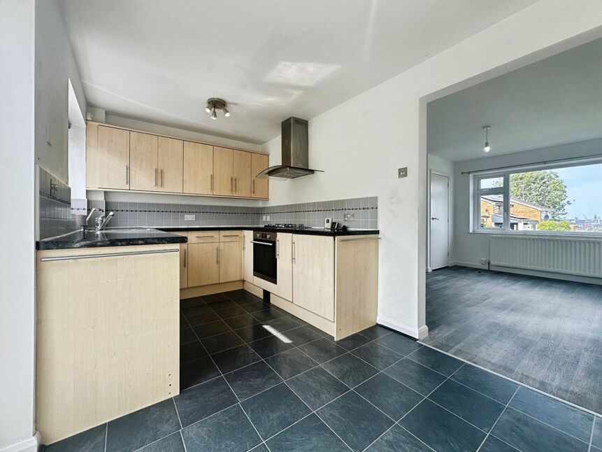 Kitchen / Dining Area