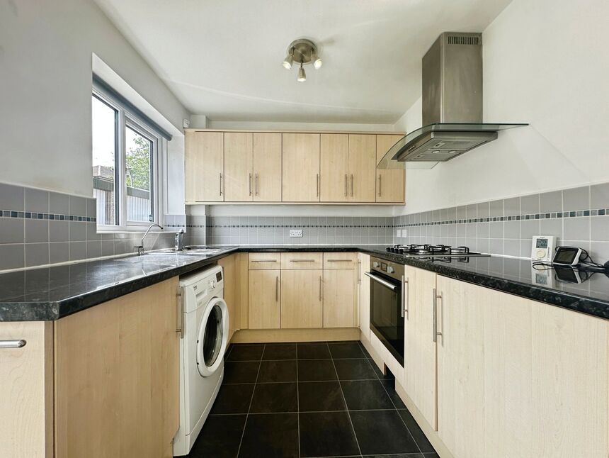 Kitchen / Dining Area