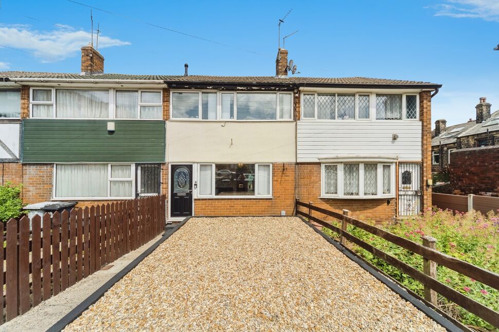 3 bedroom Mid Terrace House for sale