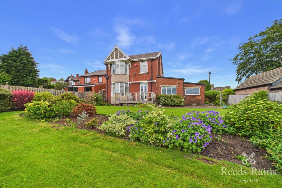Main image of 3 bedroom Detached House for sale, Upper Batley Lane, Batley, West Yorkshire, WF17