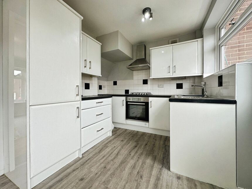 Kitchen / Dining Area