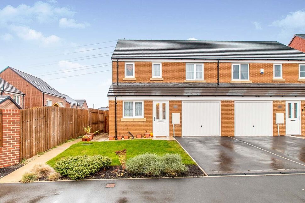Main image of 3 bedroom Semi Detached House to rent, Scatcherd Drive, Morley, West Yorkshire, LS27