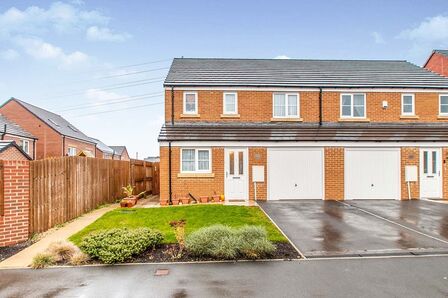 Scatcherd Drive, 3 bedroom Semi Detached House to rent, £1,350 pcm
