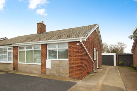 2 bedroom Semi Detached Bungalow to rent