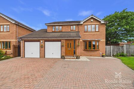Upper Green Drive, 4 bedroom Detached House for sale, &pound;599,950
