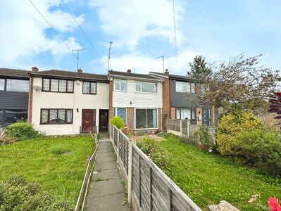 3 bedroom Mid Terrace House to rent